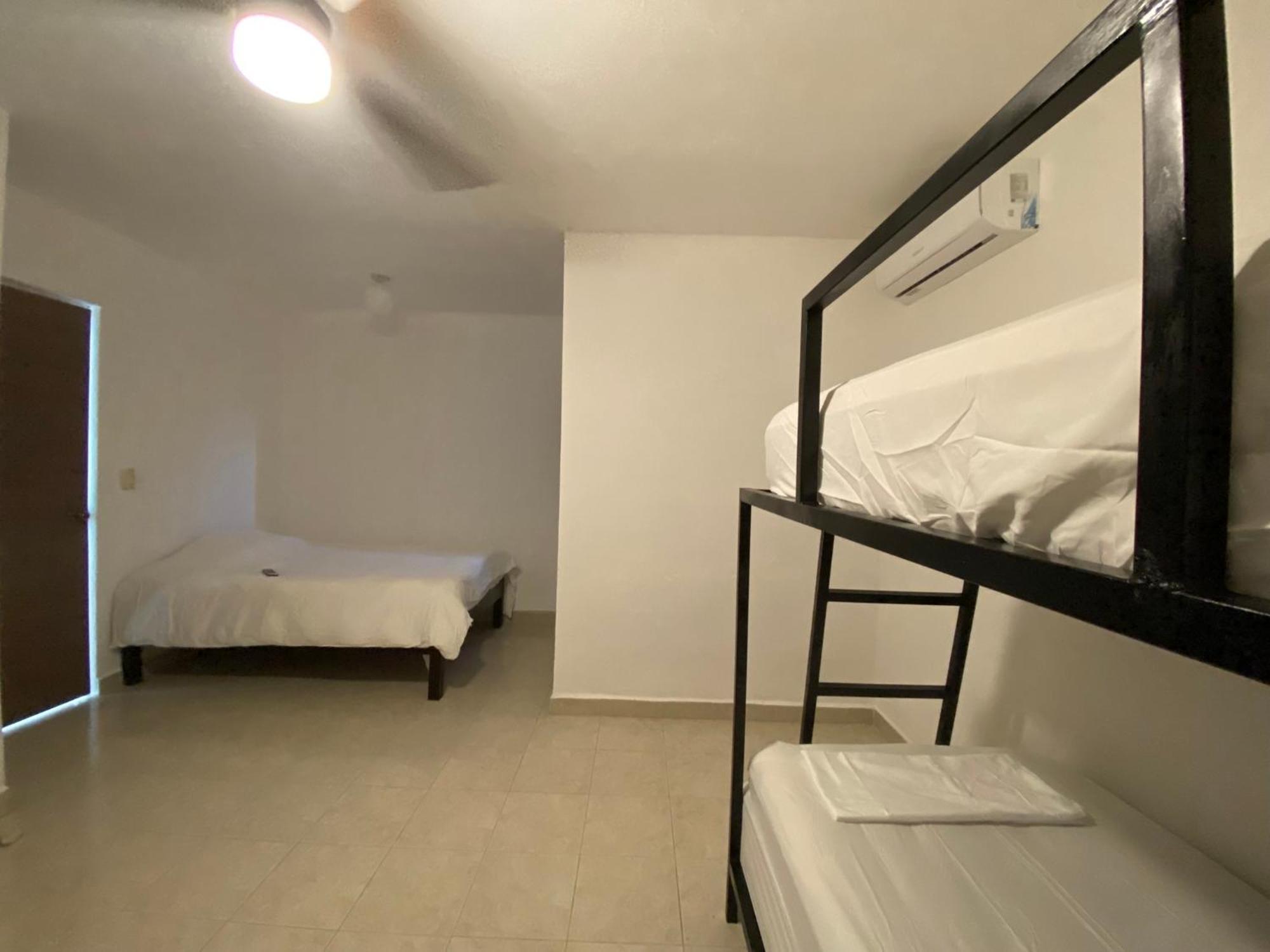 The Hostal Inn Playa del Carmen Exterior photo